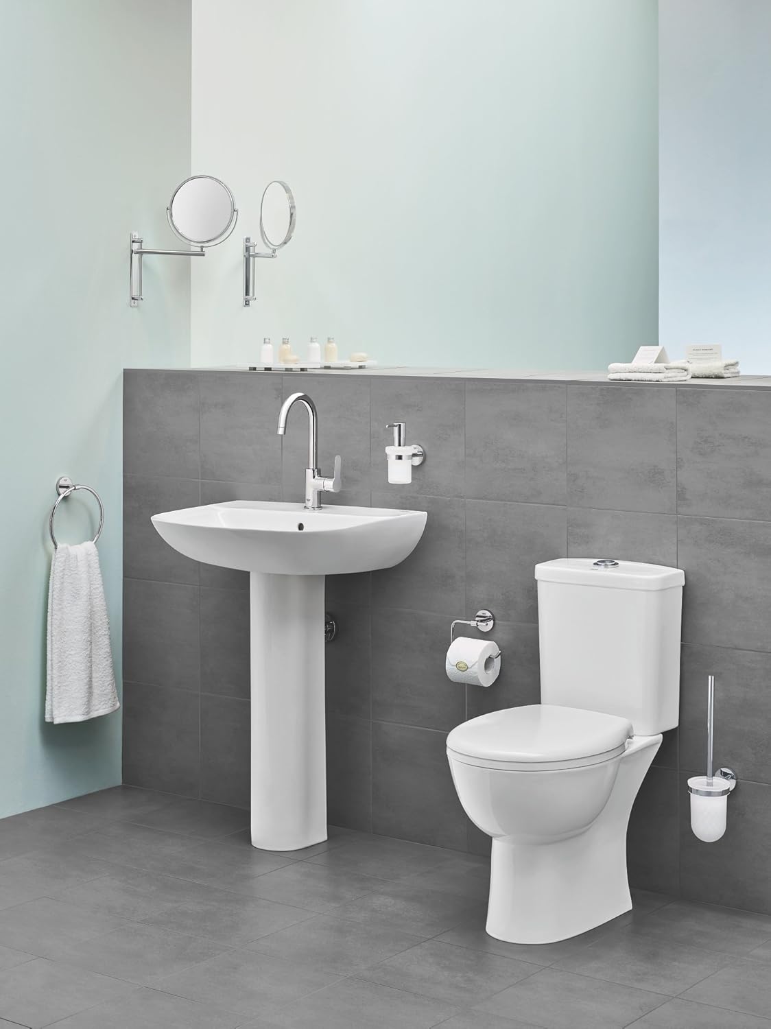 Grohe 40463001 Toilet Brush Set with Wall Mount 1